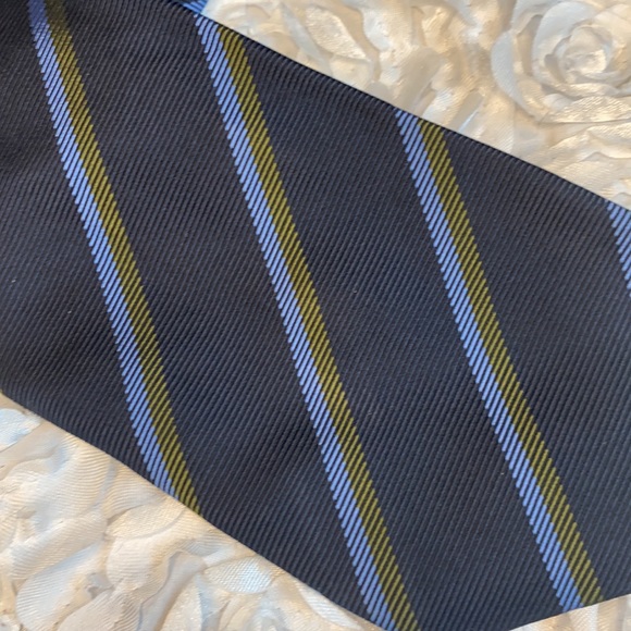 New Paul Stuart silk blue and green stripe tie - Picture 2 of 4